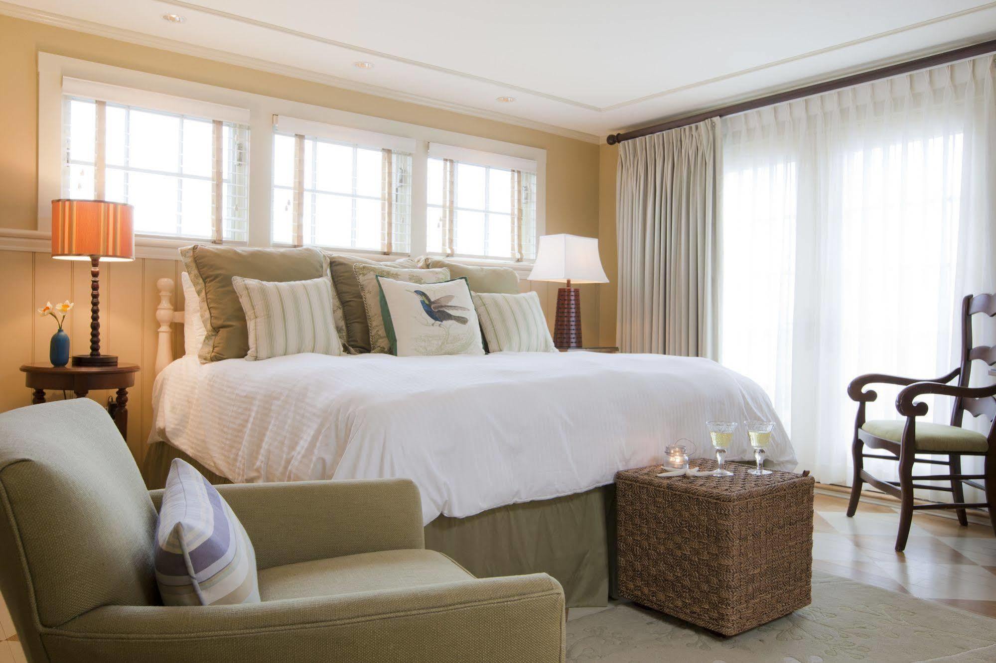 Vineyard Square Hotel And Suites Edgartown Ngoại thất bức ảnh