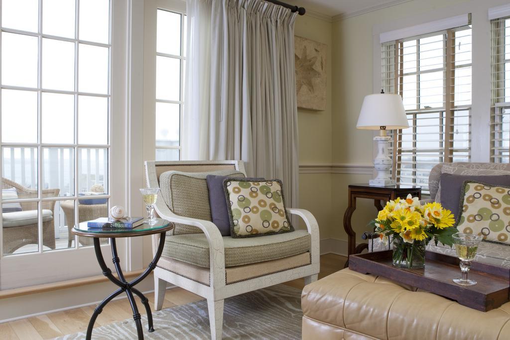 Vineyard Square Hotel And Suites Edgartown Ngoại thất bức ảnh