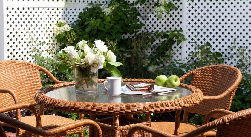Vineyard Square Hotel And Suites Edgartown Ngoại thất bức ảnh